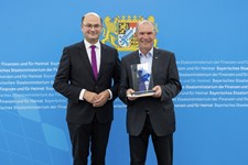 Finanz- und Heimatminister Albert Füracker verleiht "Dialektpreis Bayern 2023"