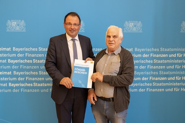 Heimatstaatssekretär Martin Schöffel übergibt Förderbescheide des neues Pilotförderprogramms ‚Heimat. Engagiert‘