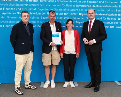 Finanz- und Heimatminister Albert Füracker verleiht "Demografiepreis Bayern 2024"