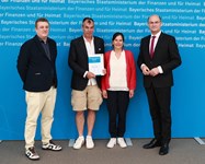 Finanz- und Heimatminister Albert Füracker verleiht "Demografiepreis Bayern 2024"