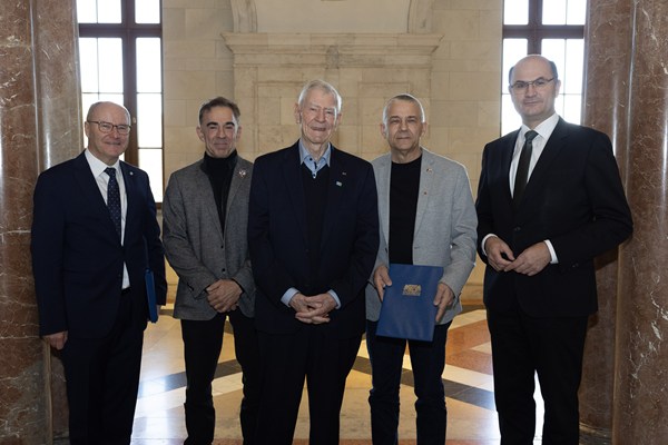 Finanz- und Heimatminister Albert Füracker übergibt die Kultur-, Sozial- und Umweltpreise 2025 der Bayerischen Landesstiftung